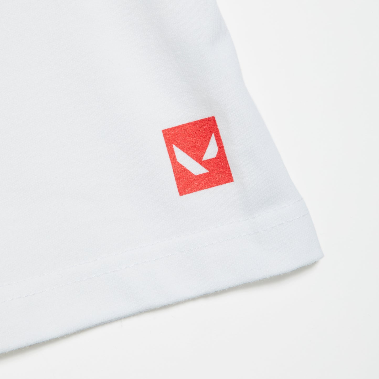 
                  
                    【Not available for delivery to the USA , Europe】VLRNT×UA LOGO TEE　WHITE
                  
                